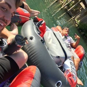 Meet your Posher, Tyler